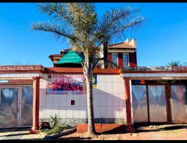 2 BEDROOM HOUSE FOR SALE IN TOEKOMSRUS